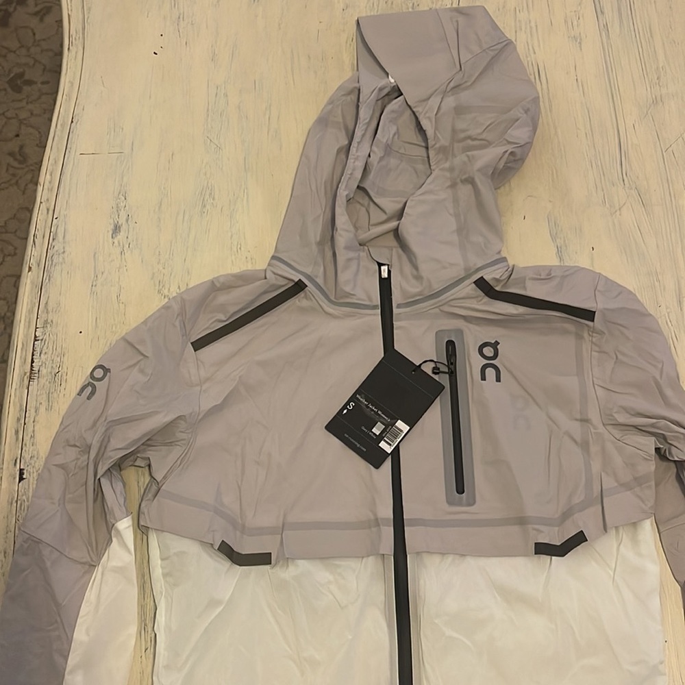 On Running Weather Jacket - Picture 2 of 6